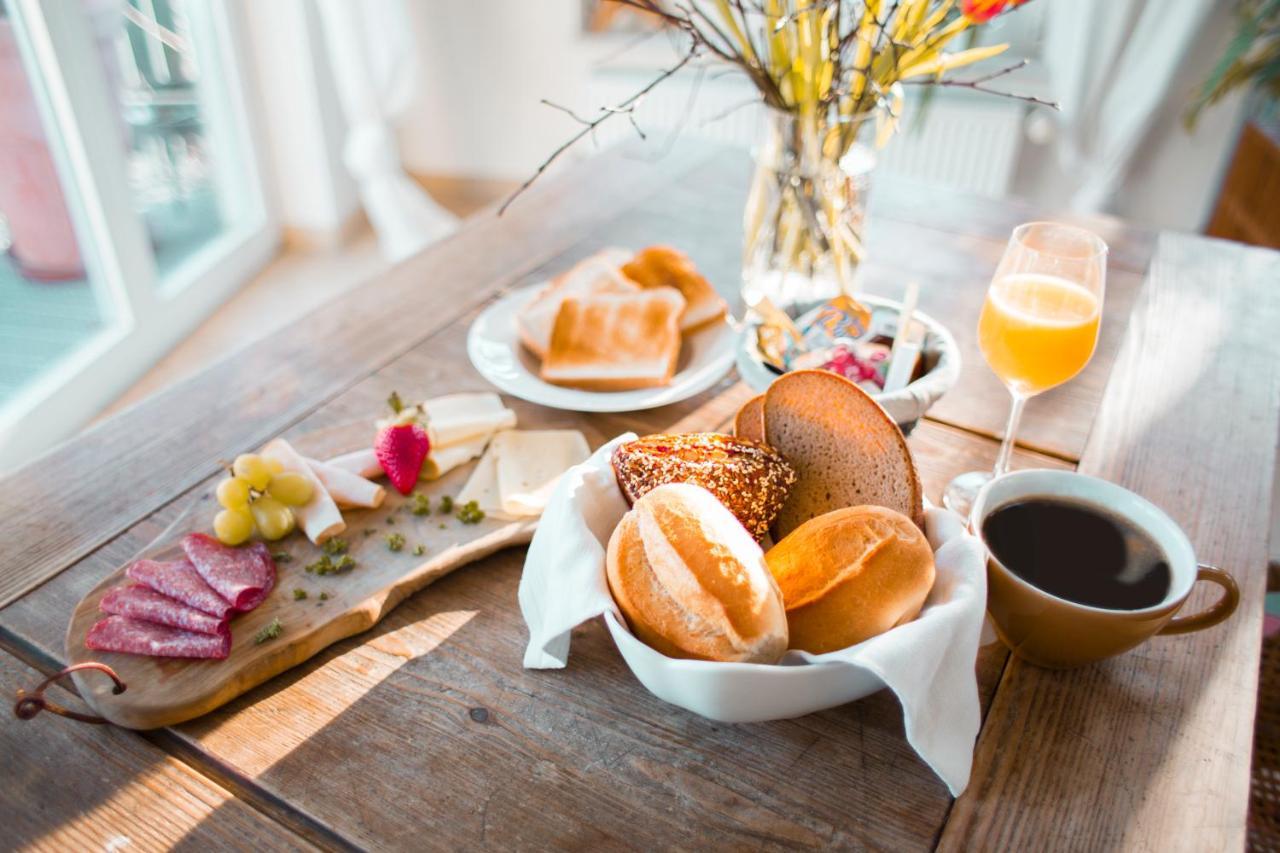 Hungen Bed & Breakfast Unter Den Linden מראה חיצוני תמונה